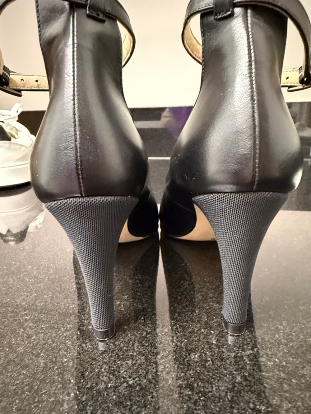 👠Antonia Saint Luxe Lasso Leather Ankle-Strap Pump - Picture 7 of 7